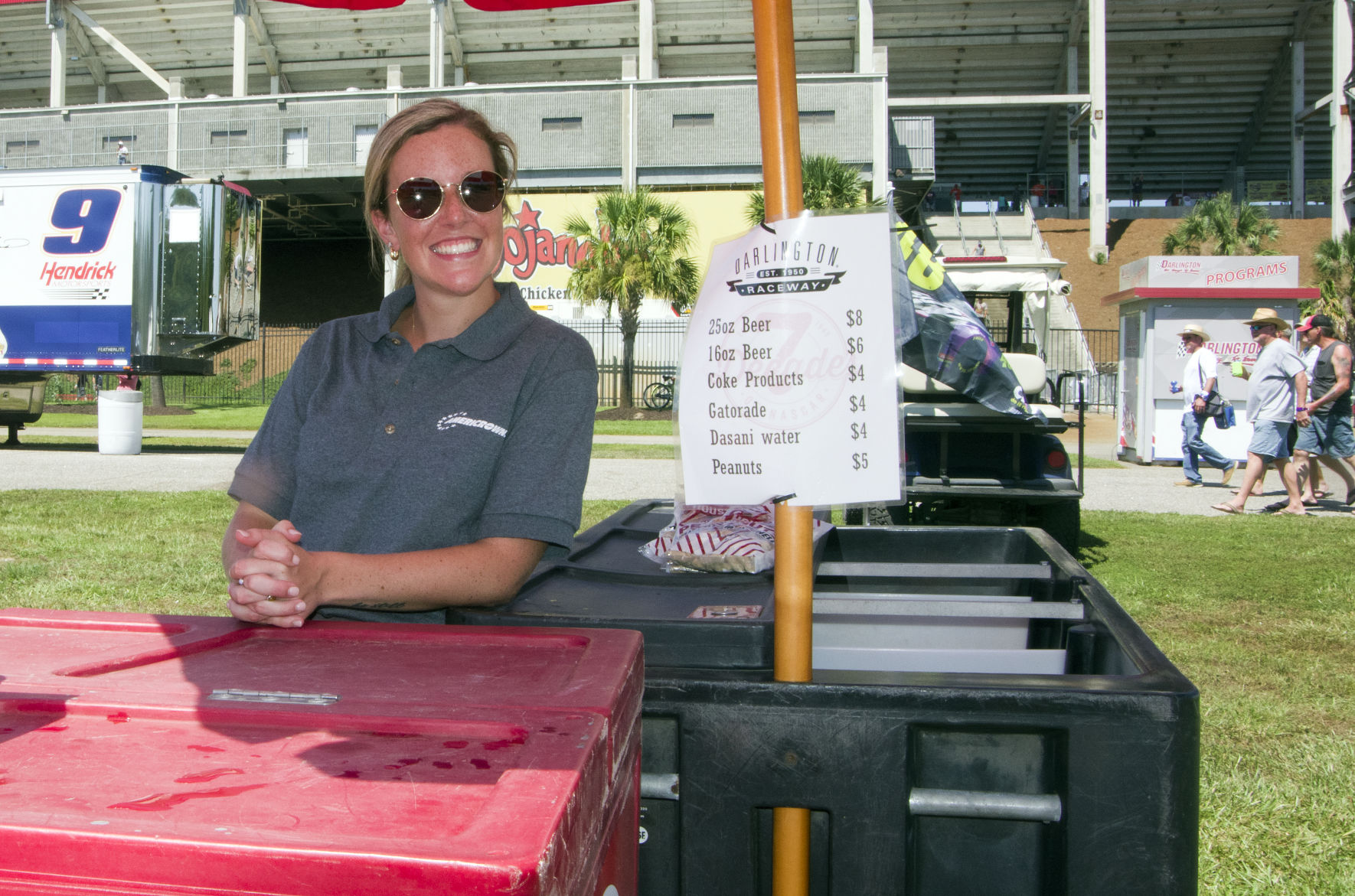 Friday at the Bojangles' Southern 500